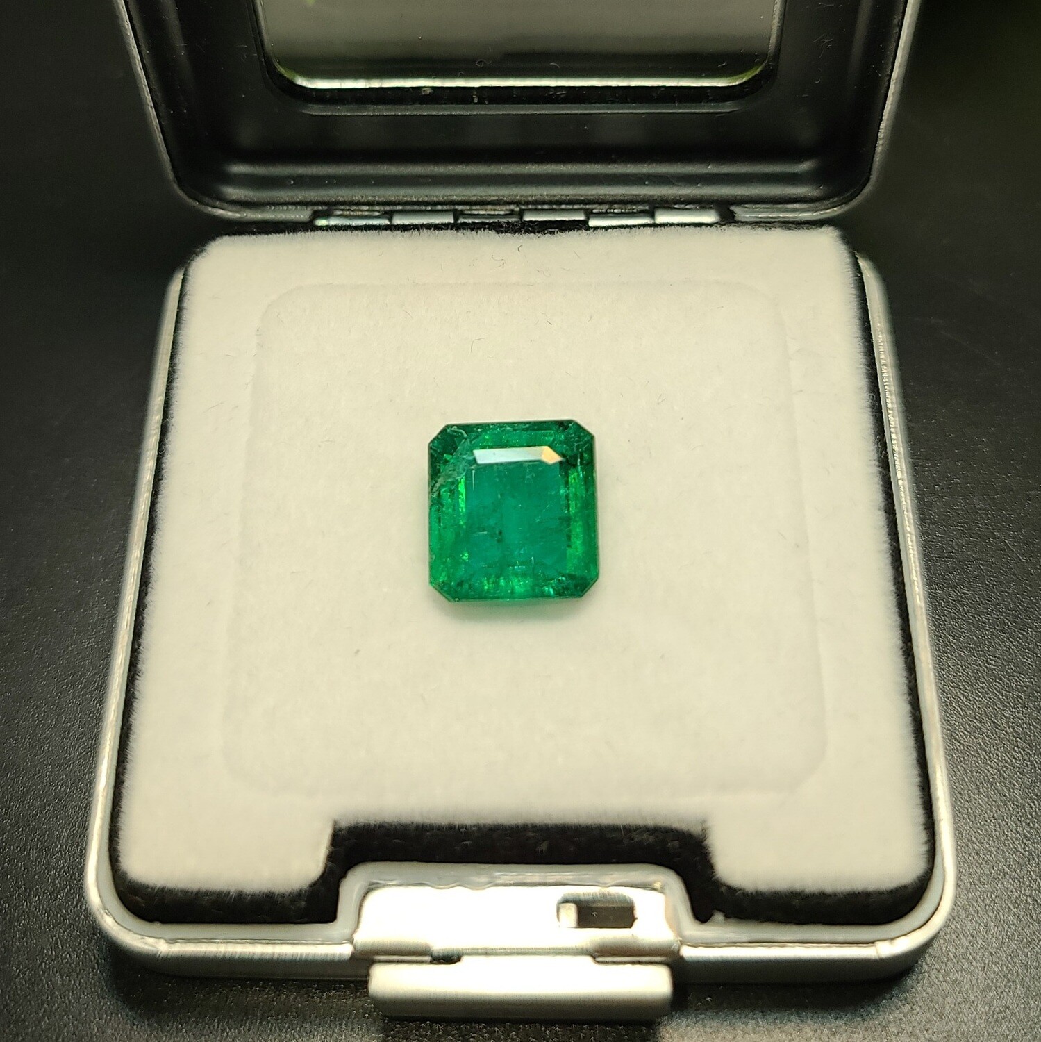 Sq.Emerald cut 7.31 ct