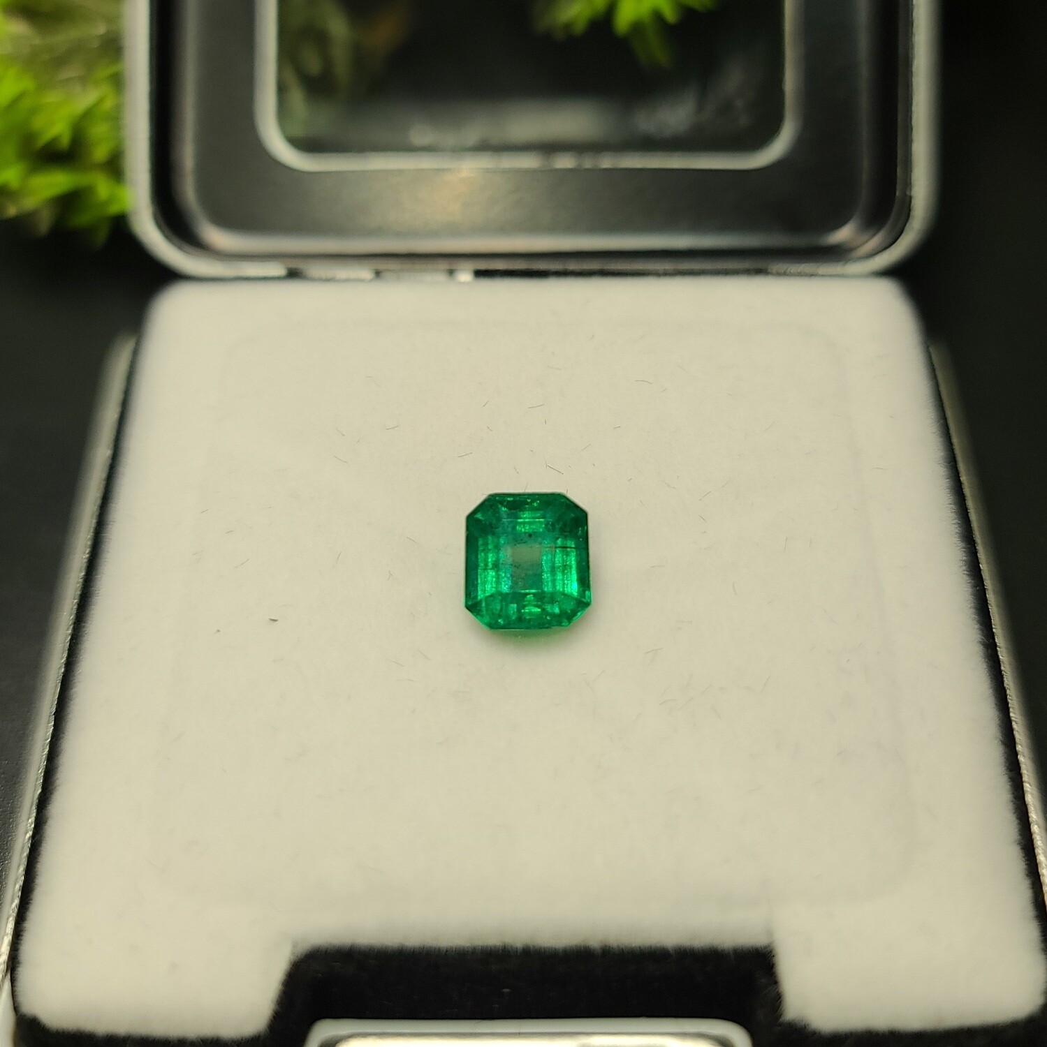 Emerald octagon cut 2.00 ct