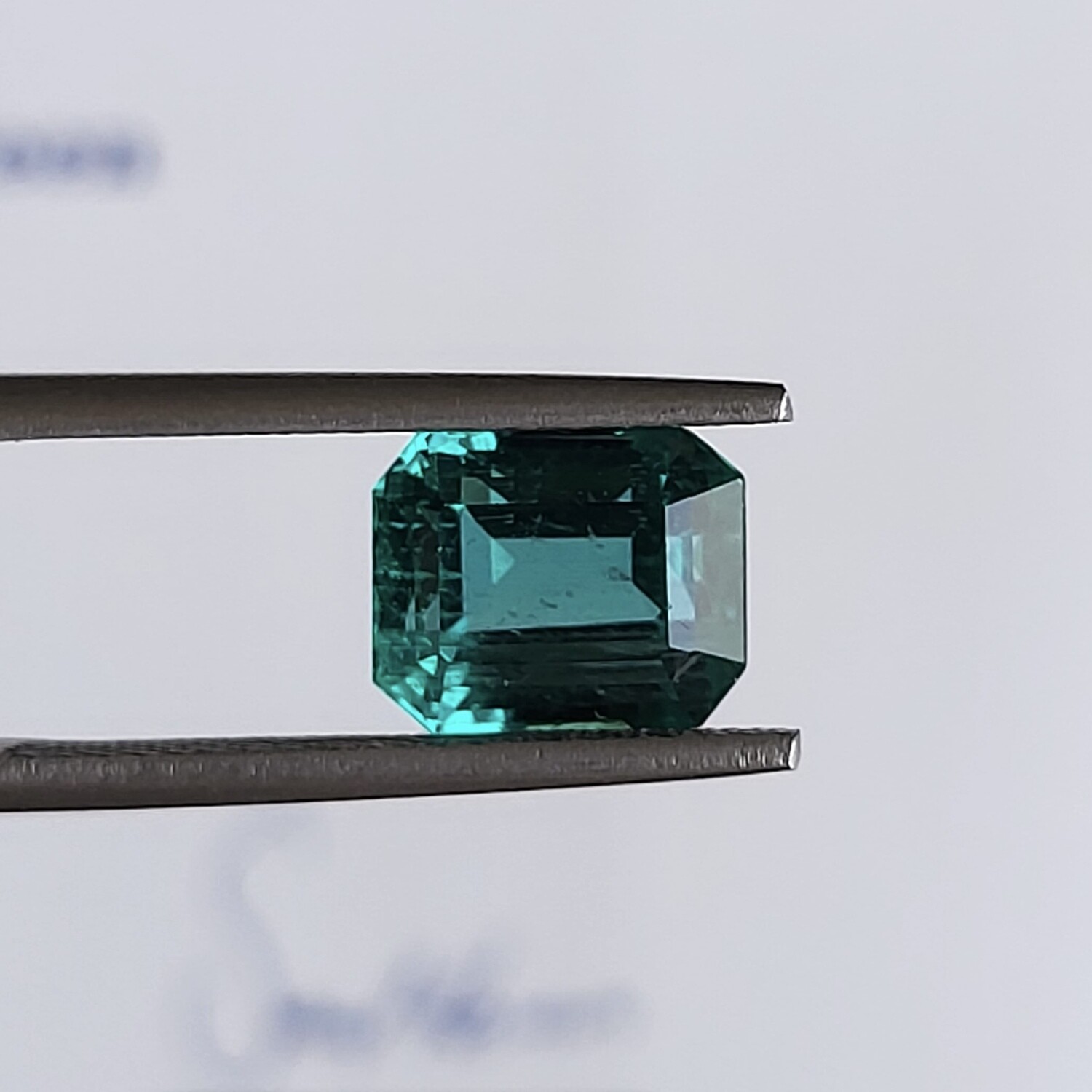 Emerald octagon cut 3.10 ct