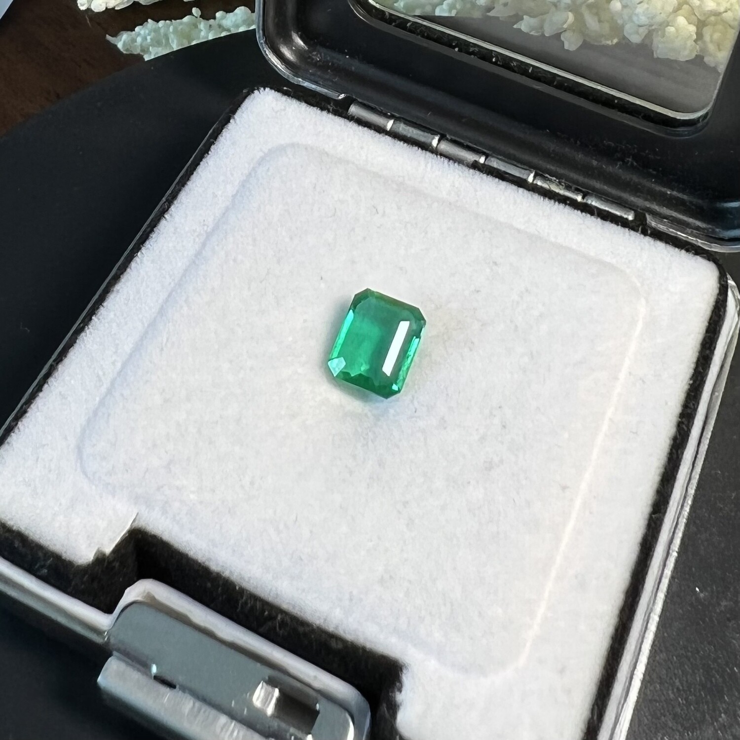 Emerald octagon cut 1.80 ct