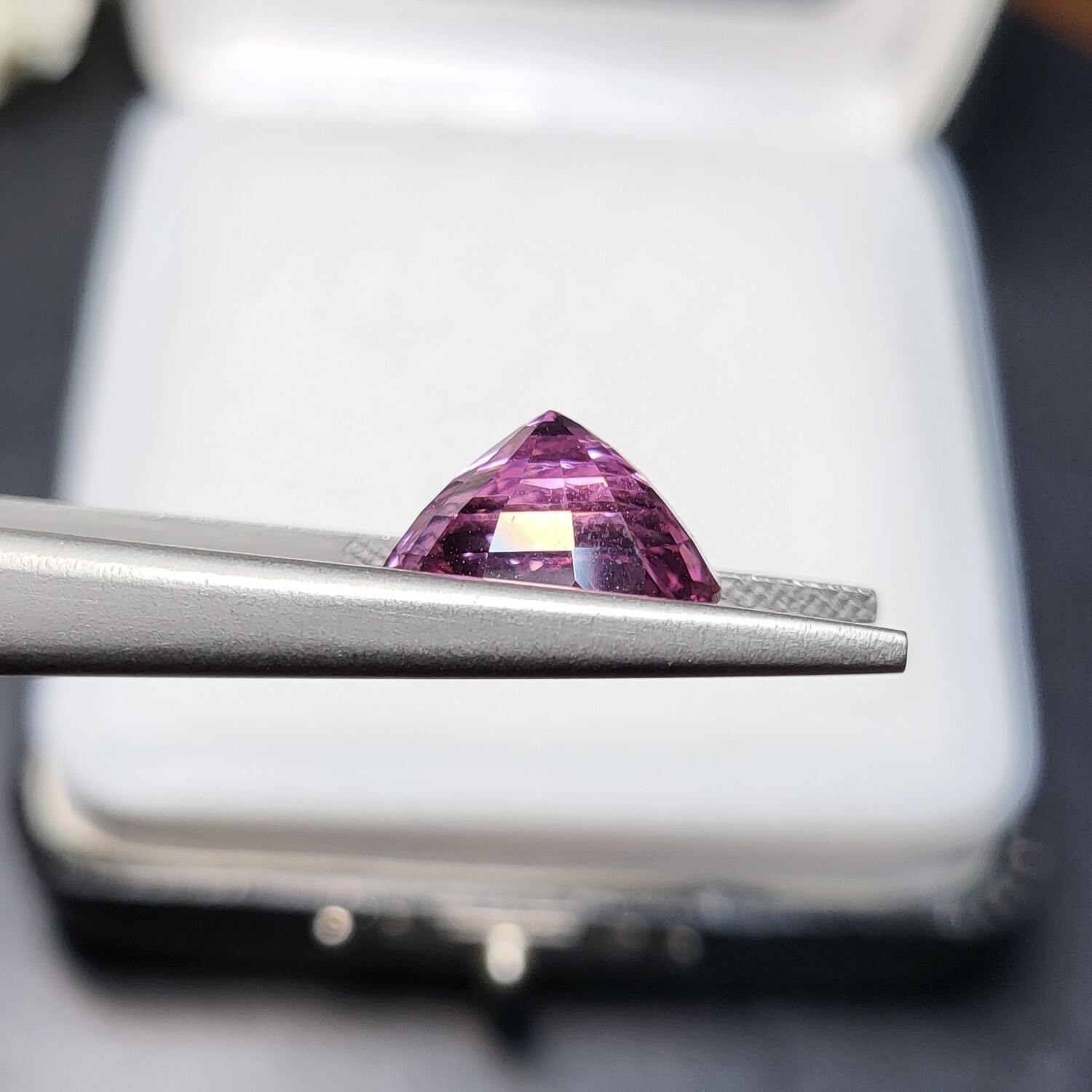 Spinel Cushion cut 7.32 ct