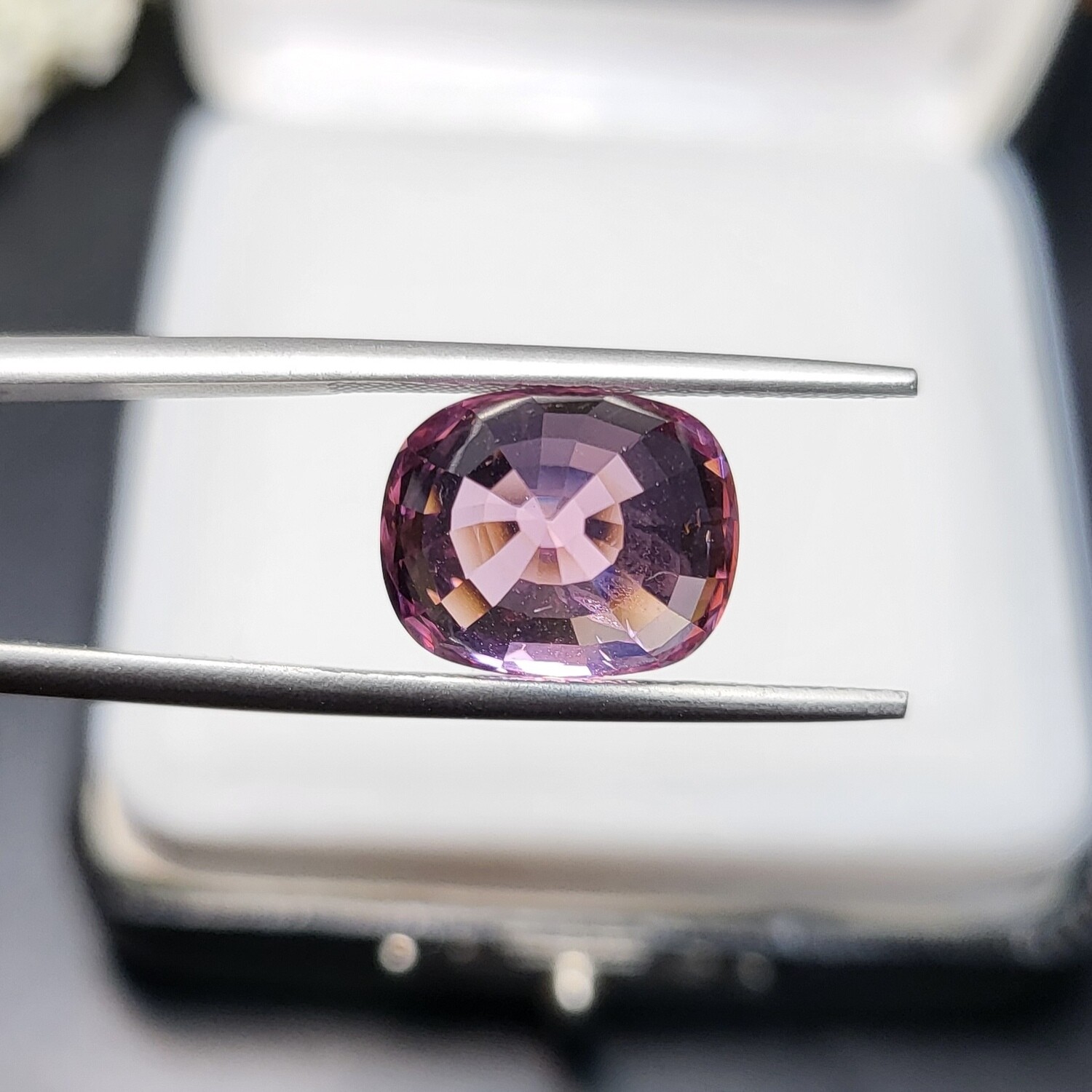 Spinel Cushion cut 7.32 ct