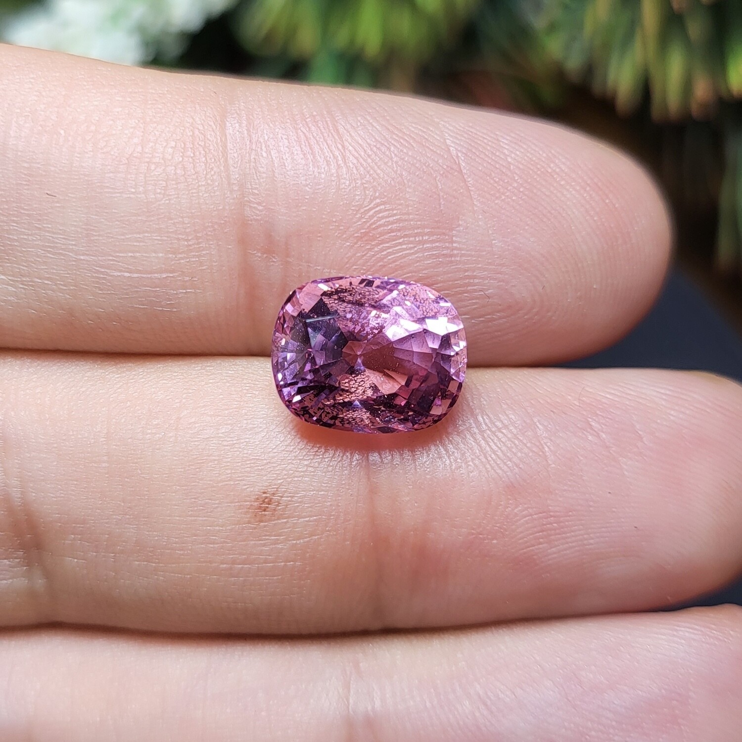 Spinel Cushion cut 7.32 ct