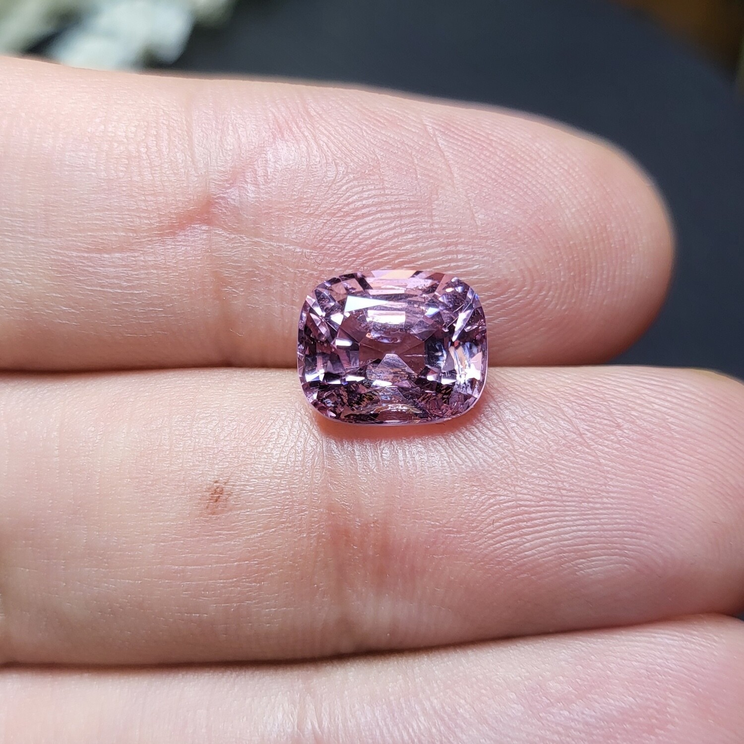 Spinel Cushion cut 5.06 ct