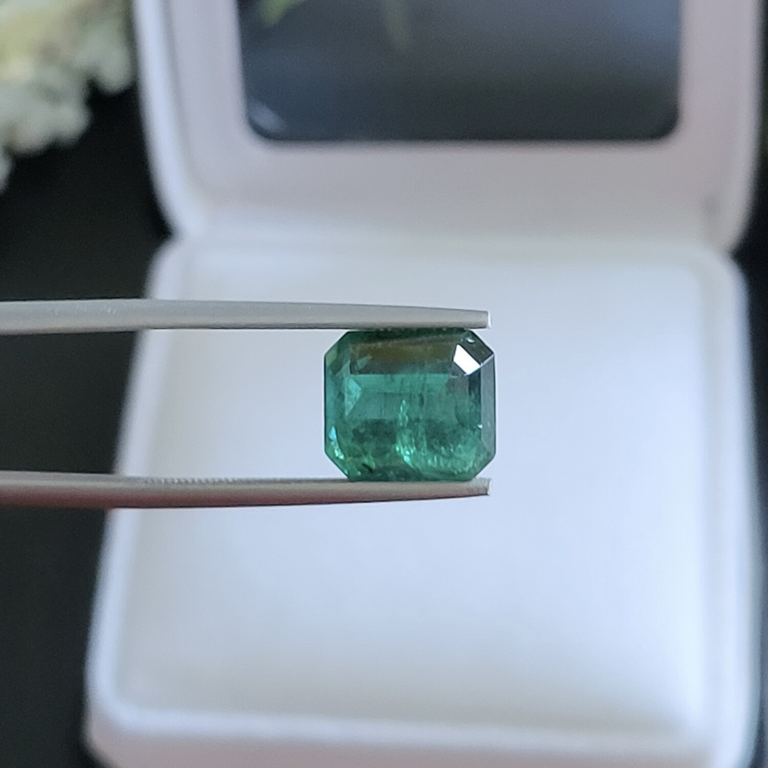 3.41 ct Emerald octagon cut
