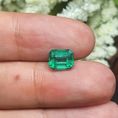 Emerald octagon cut 3.10 ct