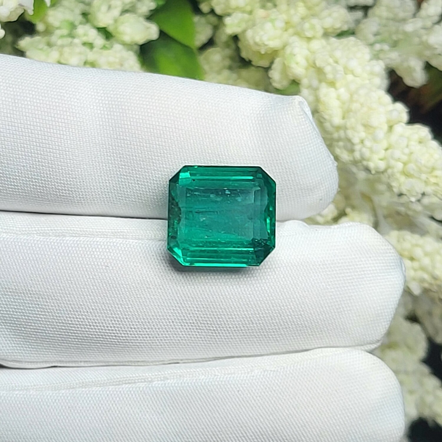 Emerald octagon cut 10.33 ct