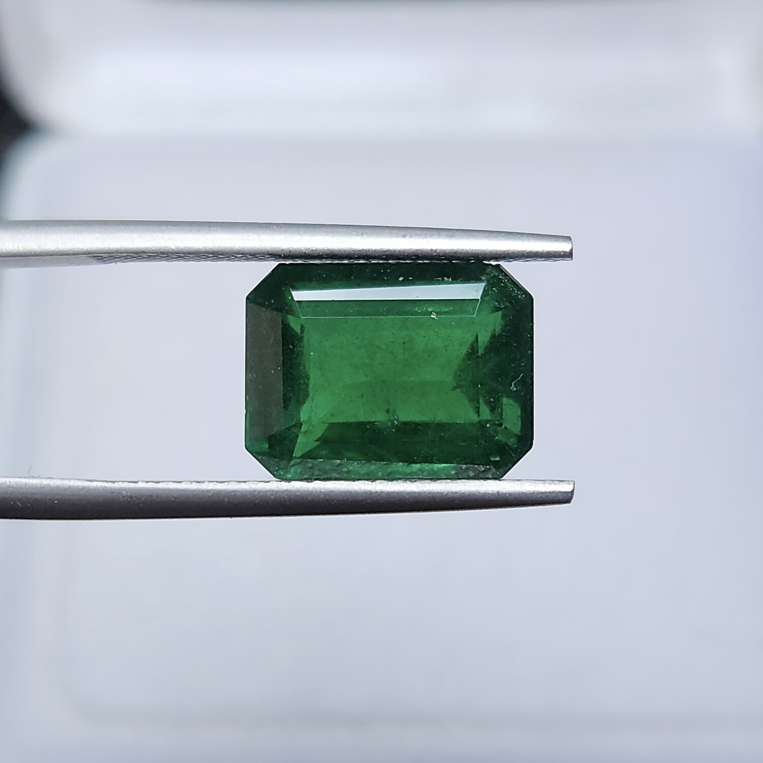 Emerald octagon cut 4.93 ct