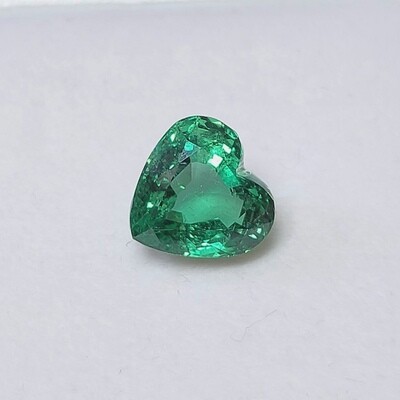 Emerald heart cut 3.91 ct