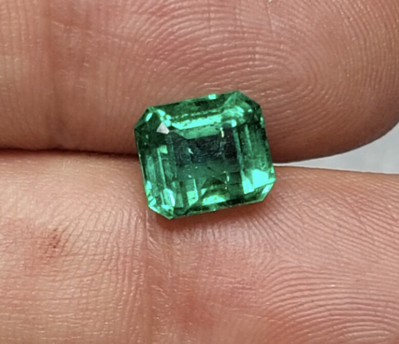 Emerald Octagon cut 2.69