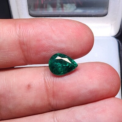 Emerald Pear cut 3.07 ct