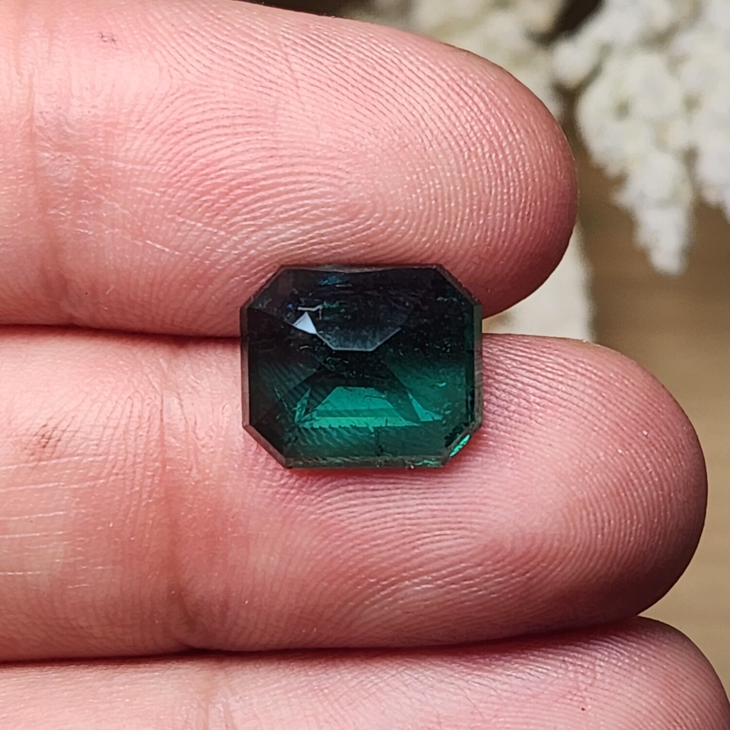 6.02 ct Emerald octagon cut