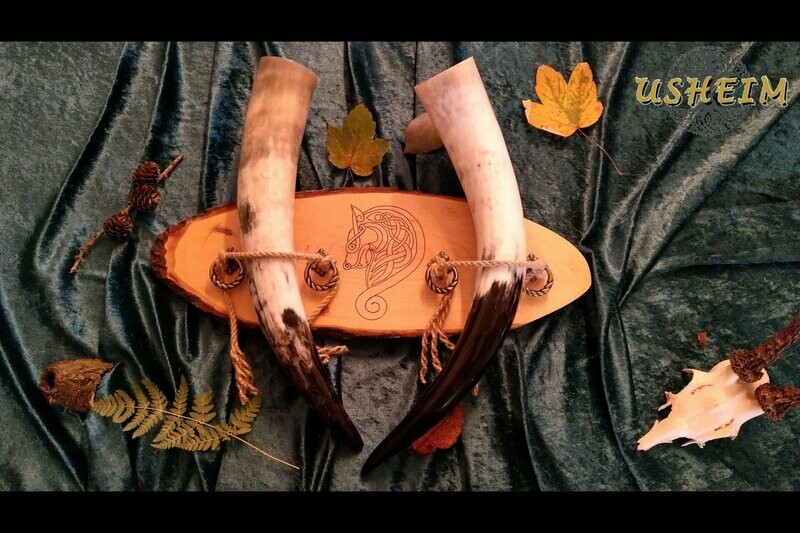 Wandhalterung "Celtic Wolf" für 2 Trinkhörner