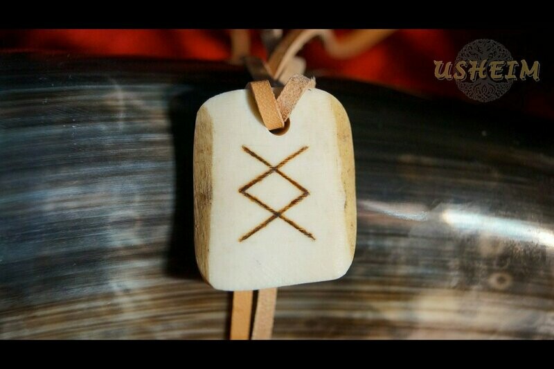 ​Knochenanhänger (klein) mit gebrannter Rune Ingwaz