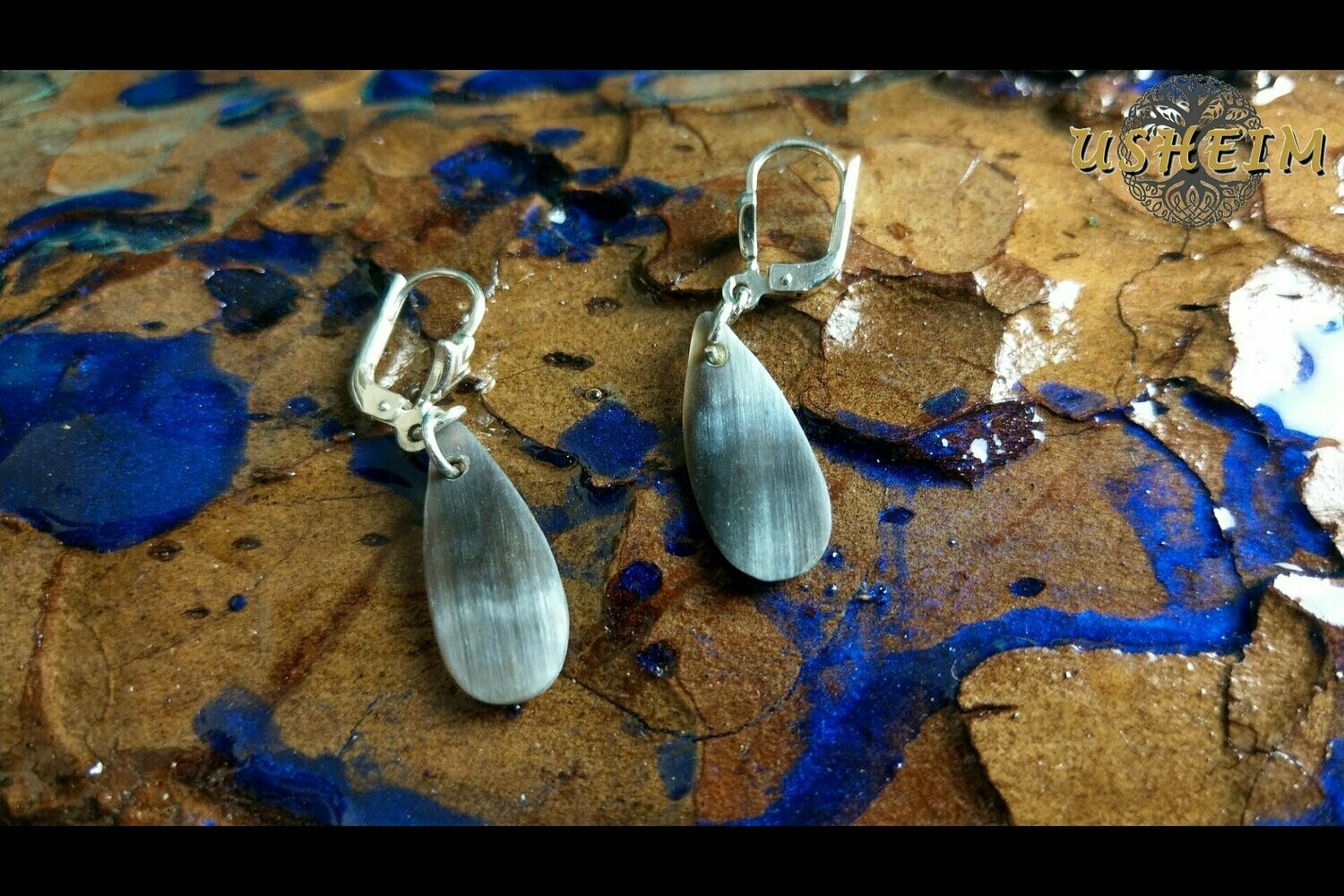 Ohrschmuck aus dunklem Horn (Nr.3)
