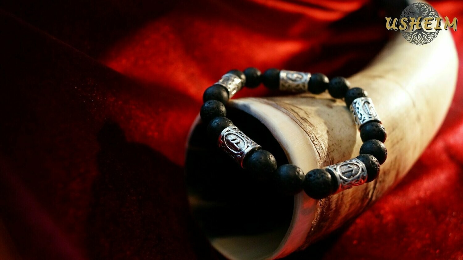 Armschmuck "Lava & Runen"