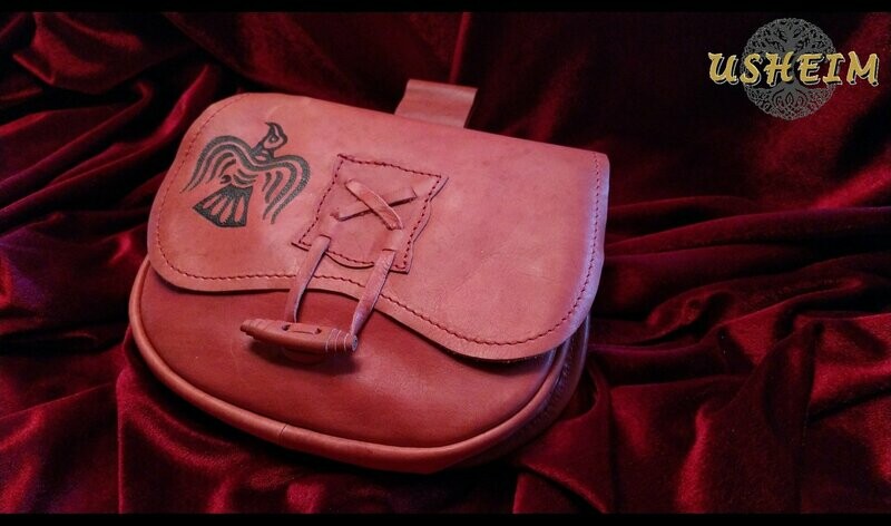 ​Gürteltasche „Signy“ - rot mit eingebranntem Raben Munin