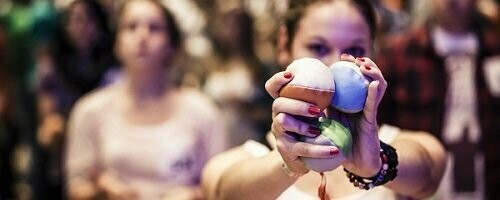 Jonglierkurs für Anfänger - für Erwachsene und Kinder (10 - 14 J.) - Keine Vorkenntnisse nötig Jonglierkurs für Anfänger - für Erwachsene und Kinder (10 - 14 J.) - Keine Vorkenntnisse nötig