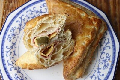 Empanada de Jamón Empanada de Jamón