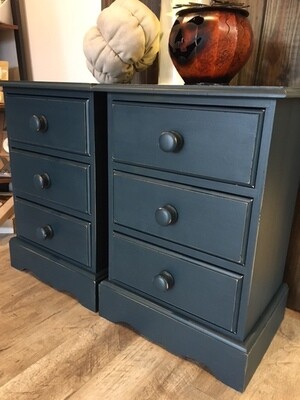 Set of 2 Night Stands painted in Chestler