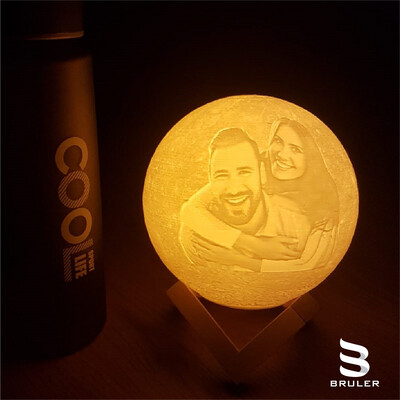 Luna 3D personalizada 15cm con caja y soportes de madera