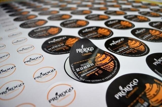 50 stickers 5x5cm
