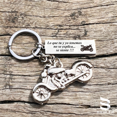 Llavero rectangular delgado con motocicleta 3D personalizado