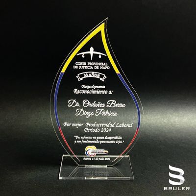Trofeo en acrílico transparente 2mm
