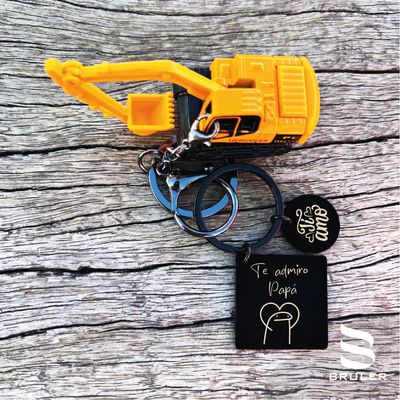 Llavero cuadrado círculo negro con excavadora 3D personalizado