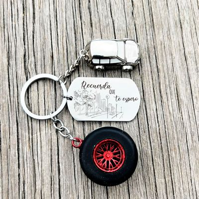 Llavero Rectangulo con auto y rueda 3D personalizado