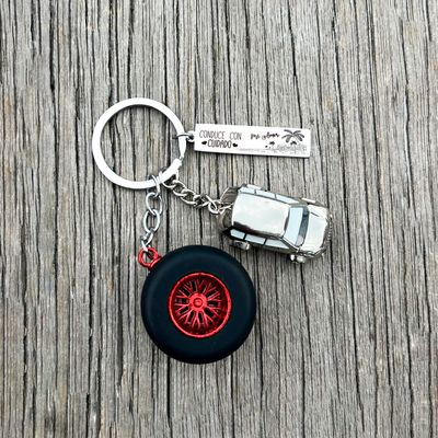 Llavero delgado con auto y rueda3D personalizado
