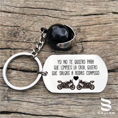 Llavero rectangular grande plata casco 3D personalizado