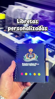 Libreta pasta azul A6 con post it hojas líneas con esfero ecológico azul