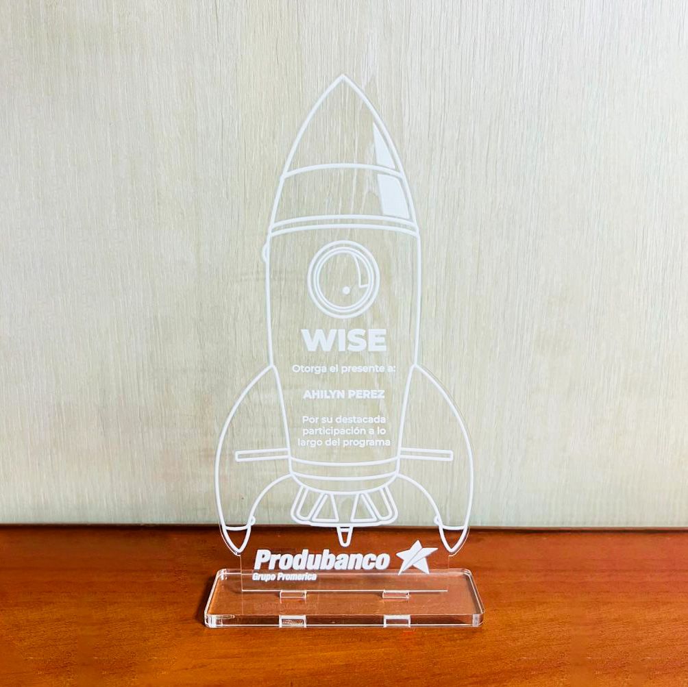 Trofeo  Cohete en acrílico transparente base acrilico