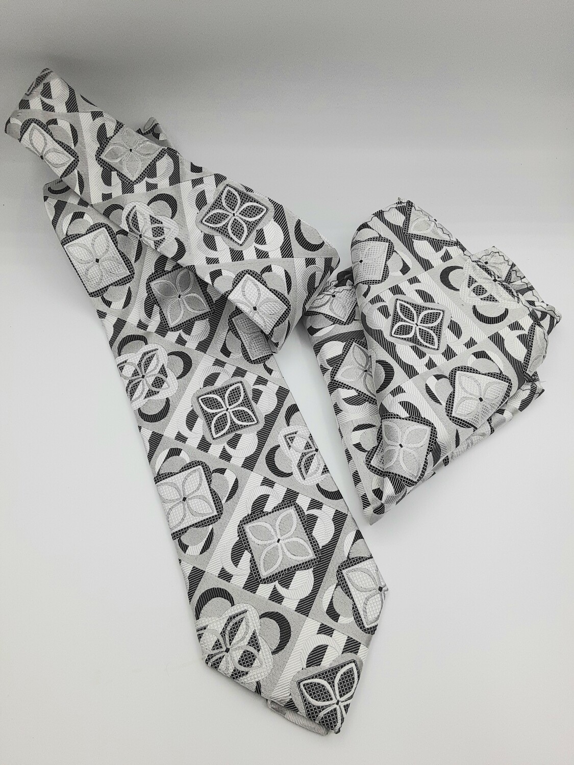 Steven Land 3- Silk Tie and Hanky (New without tags)