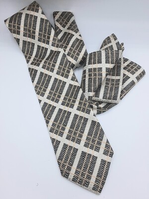 Steven Land 7- Silk Tie and Hanky (New without tags)