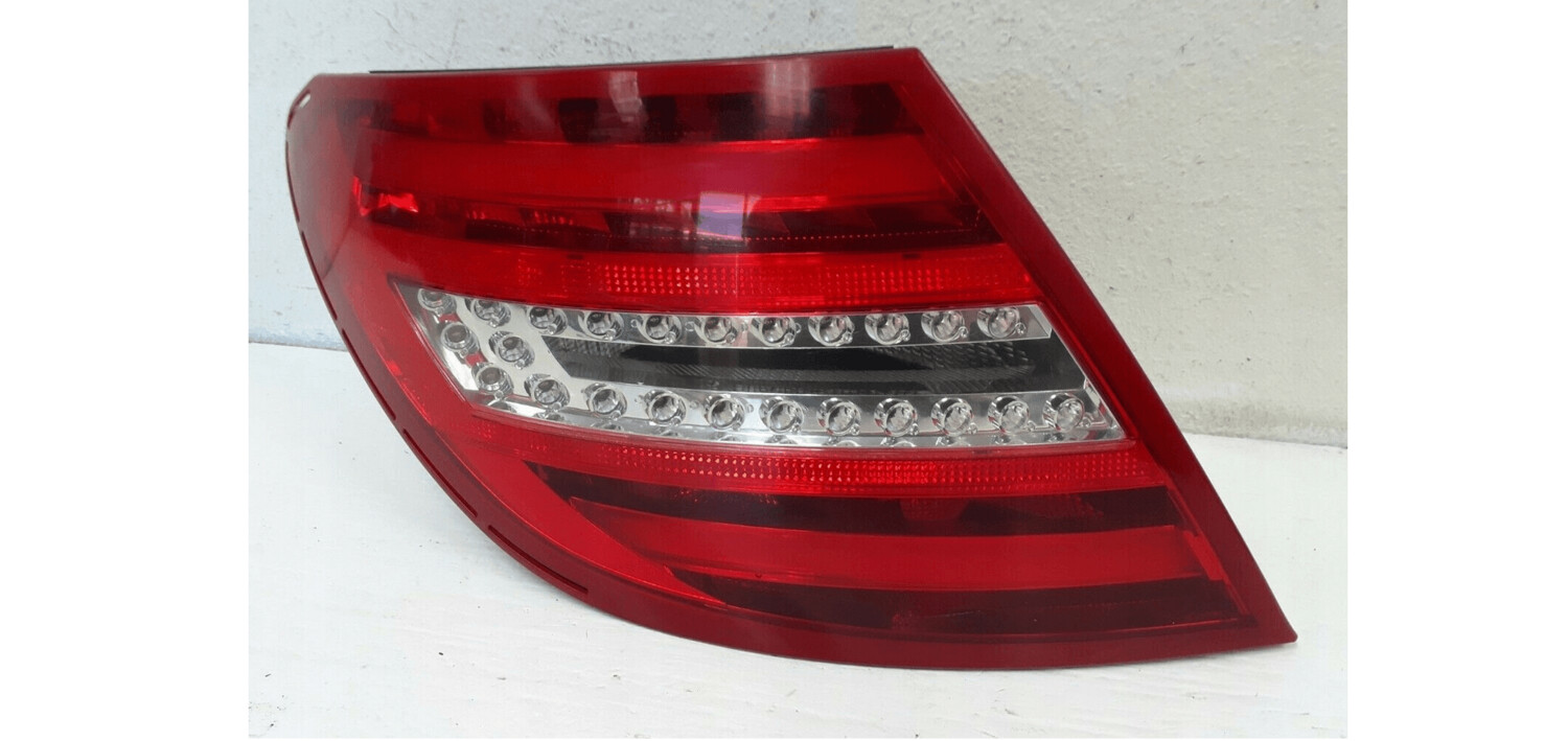 Mercedes C-Klasse W204 Umrüstung Umbau von US-Leuchten auf Euro A2048202864