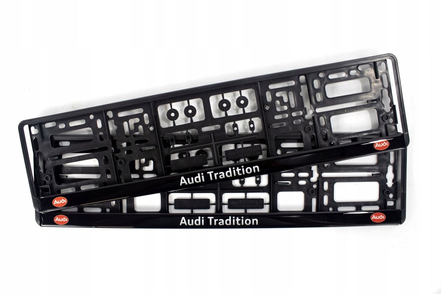Audi Tradition Kennzeichenhalter – Klassisch und Stilvoll