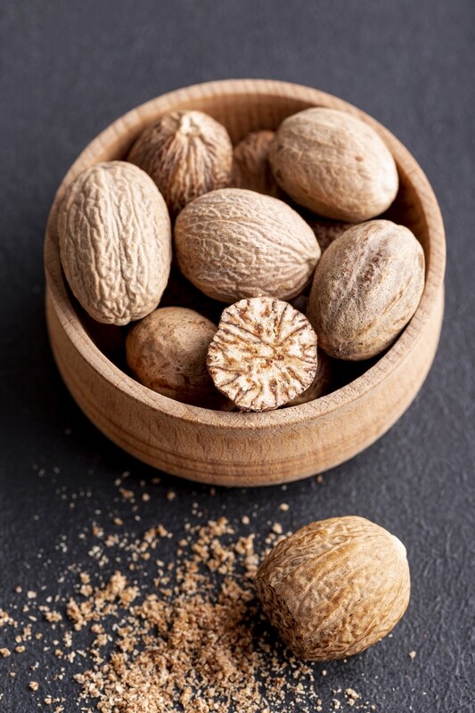 Nutmeg ( ಜಾಯಿಕಾಯಿ)