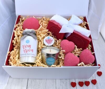 Love Heart Very Berry Deluxe Gift Set