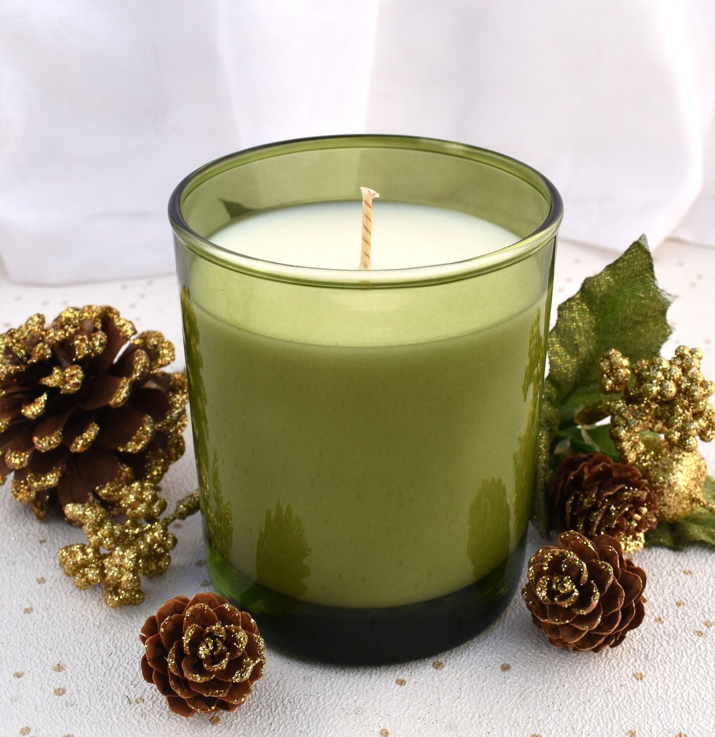 Christmas Tree Fragrance Luxury Soy Wax Candle in box. 35 hour burn.