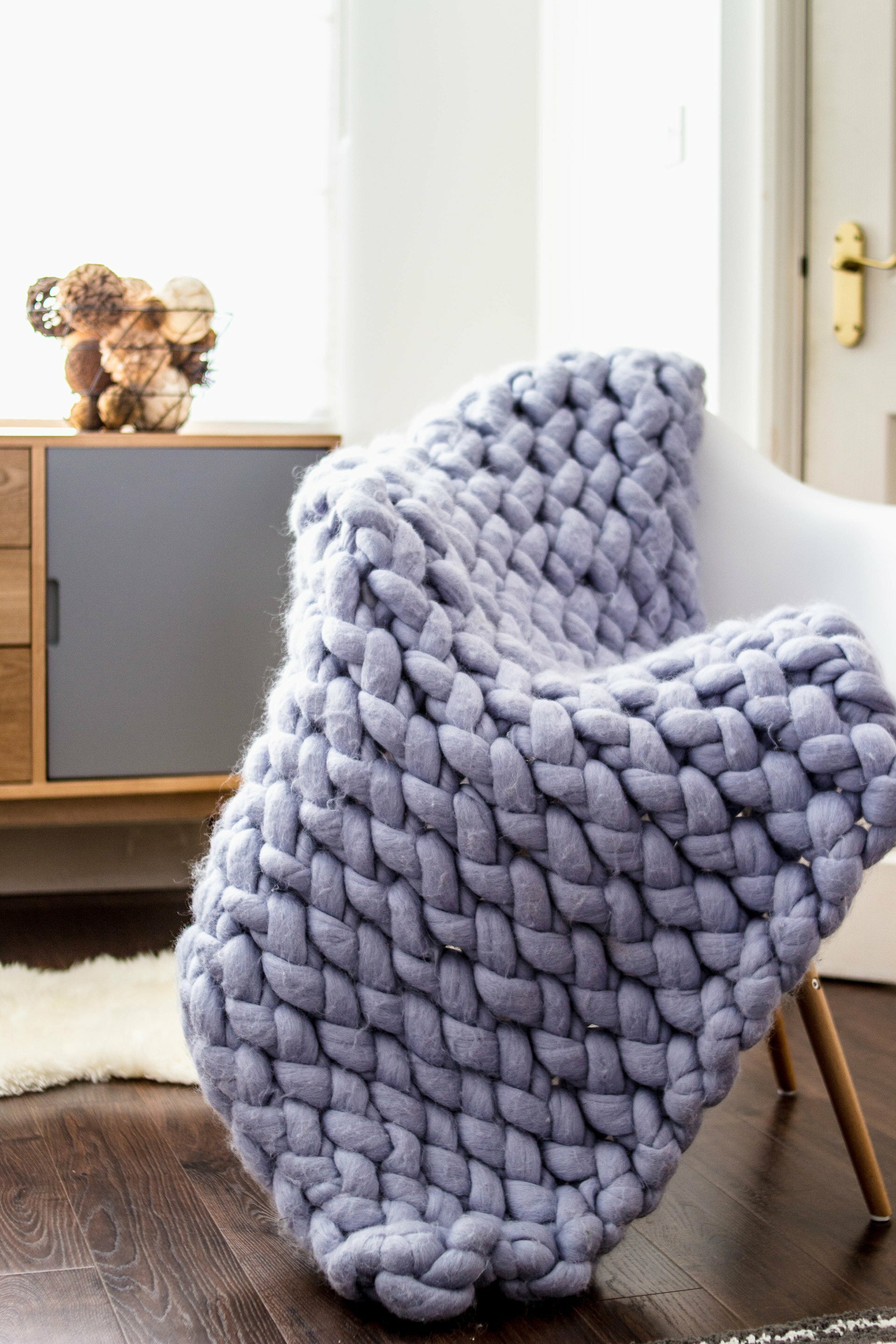 Beginners Arm knit a throw workshop at The Square Deal, Huntly