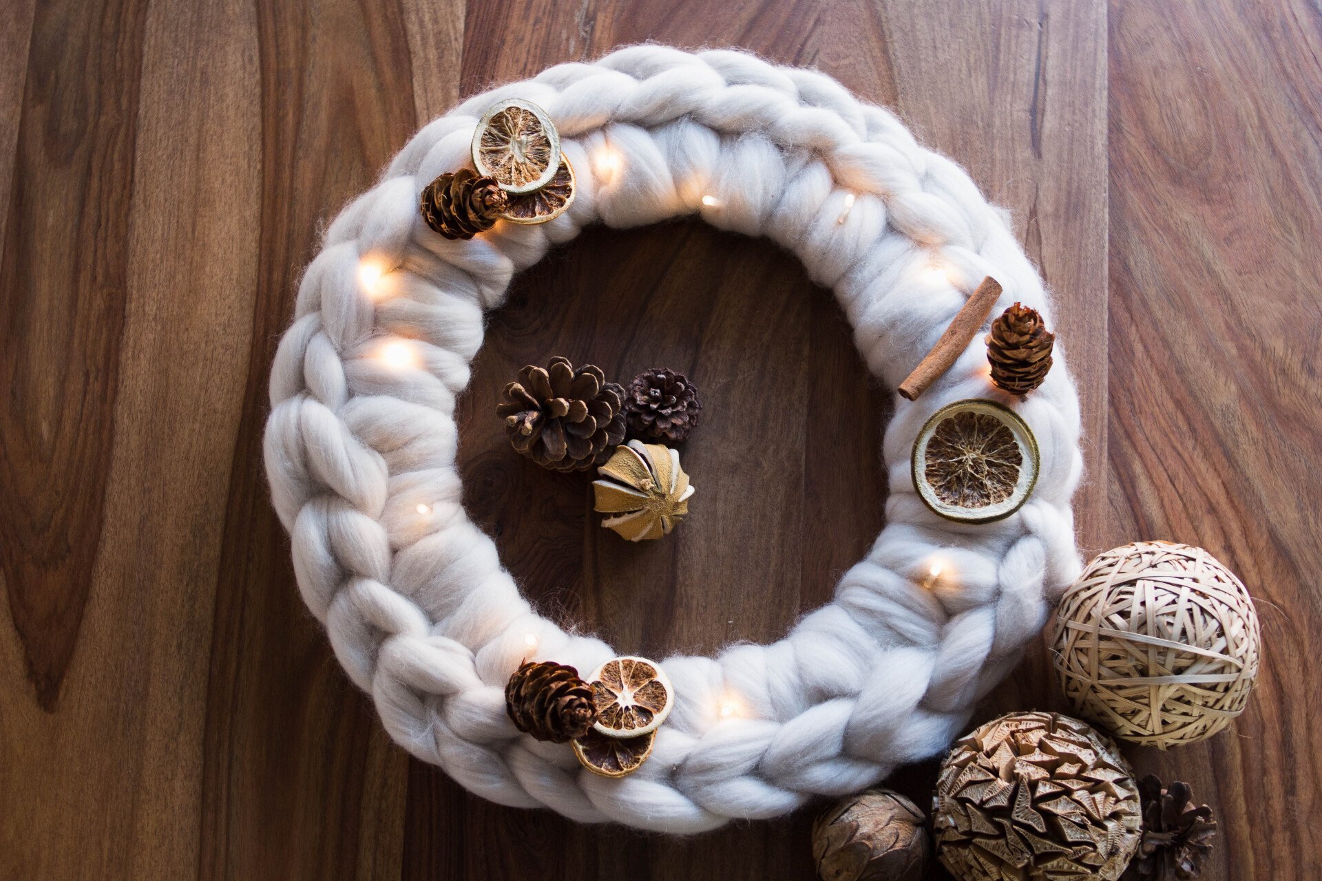Beginners Chunky knit Christmas Wreath at Logie Steading