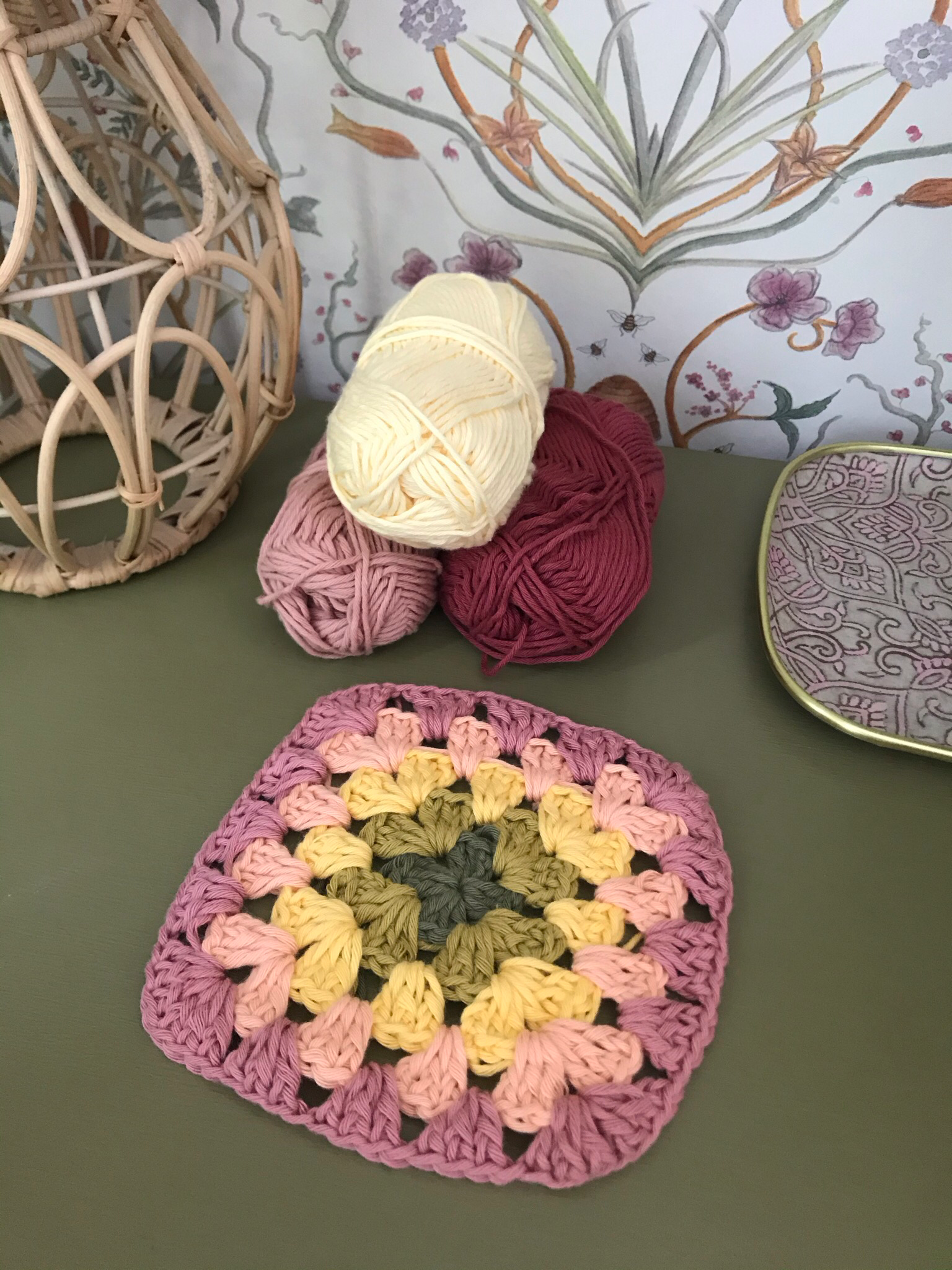 Beginners Crochet - Learn how to make Granny Squares with Mini Afternoon Tea At Johnstons of Elgin