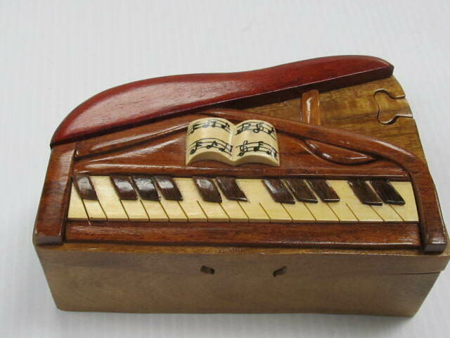 HANDCRAFTED PUZZLE PIANO BOX