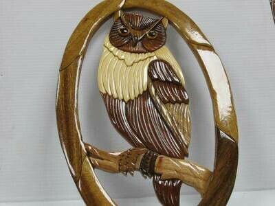 AN AMERICAN OWL INTARSIA WALL HANGER