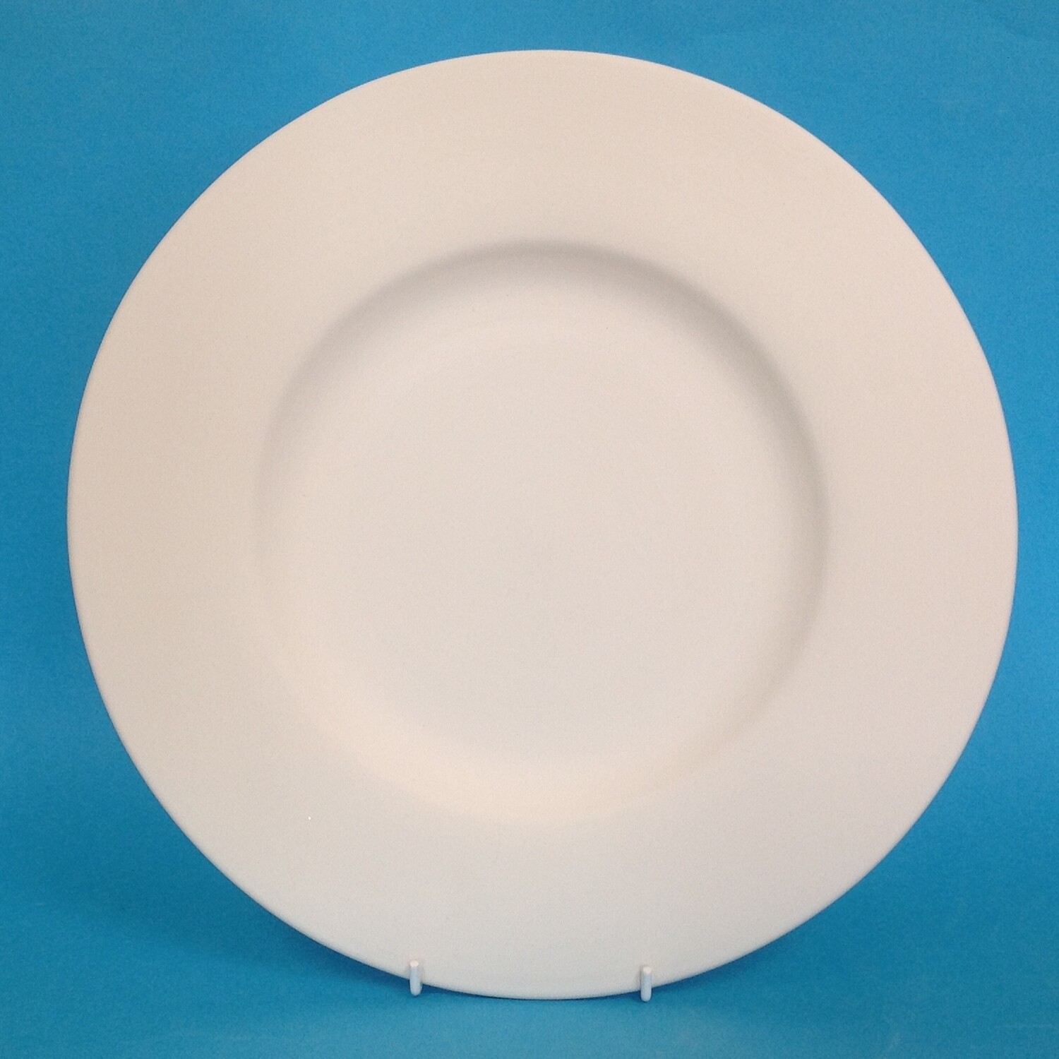 Plate - wide rimmed 33cm