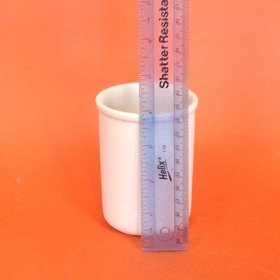 Pot - round with lip