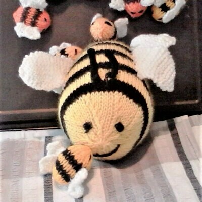 Buzzknits to support the Beehive Foundation