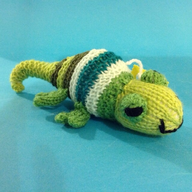 Gecko, green stripey